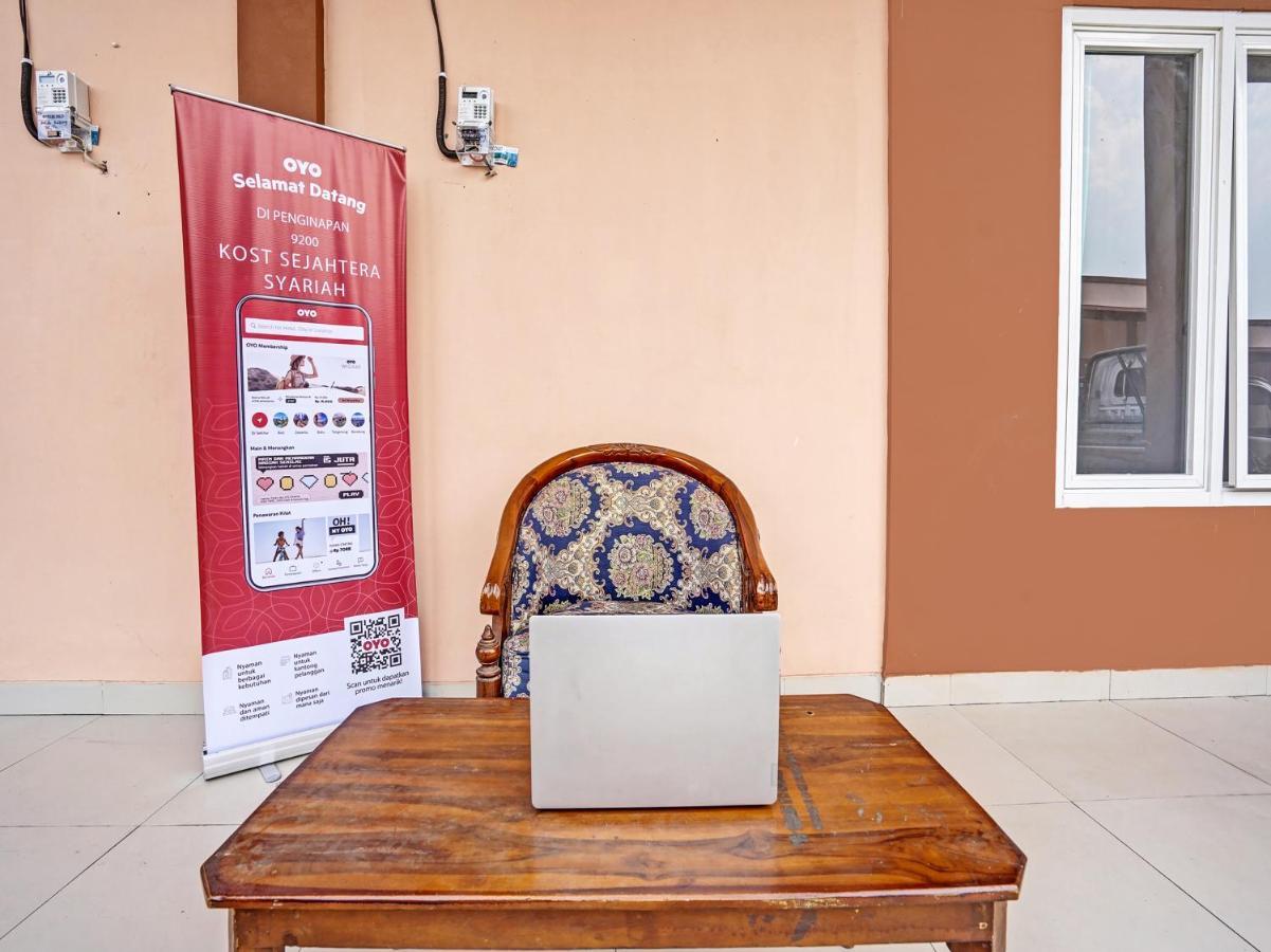 Hotel Oyo 92006 Kost Sejahtera Syariah Sidoarjo Exteriér fotografie