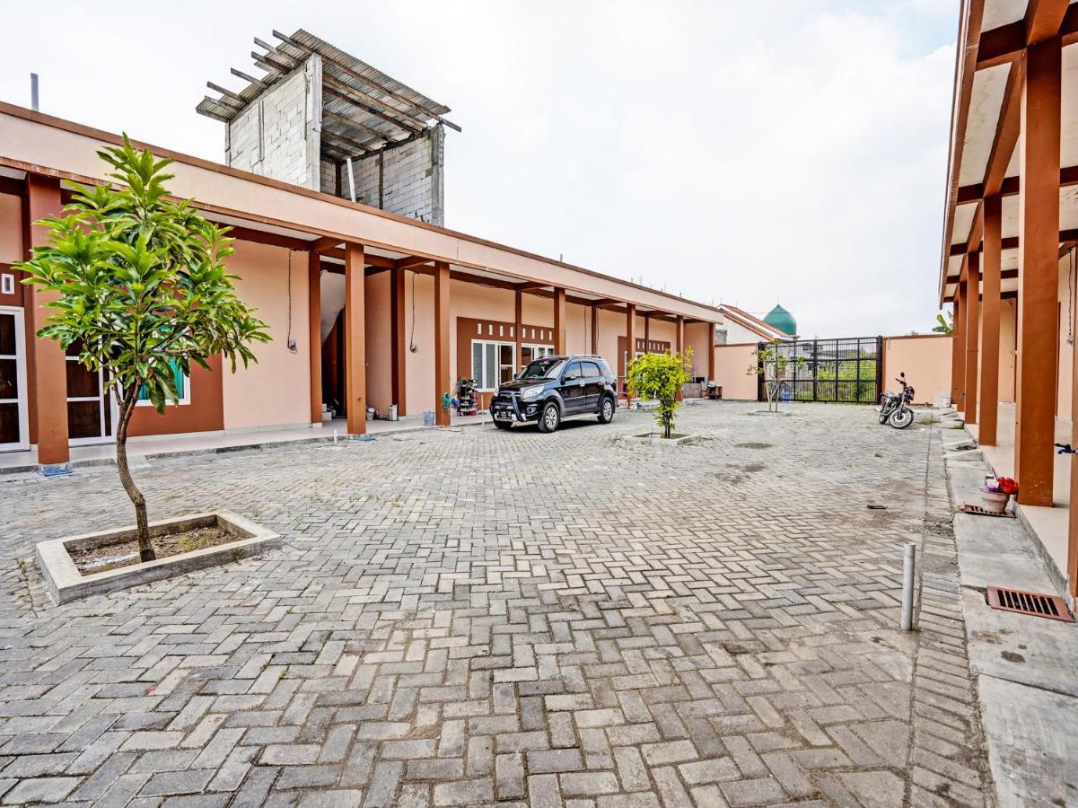 Hotel Oyo 92006 Kost Sejahtera Syariah Sidoarjo Exteriér fotografie