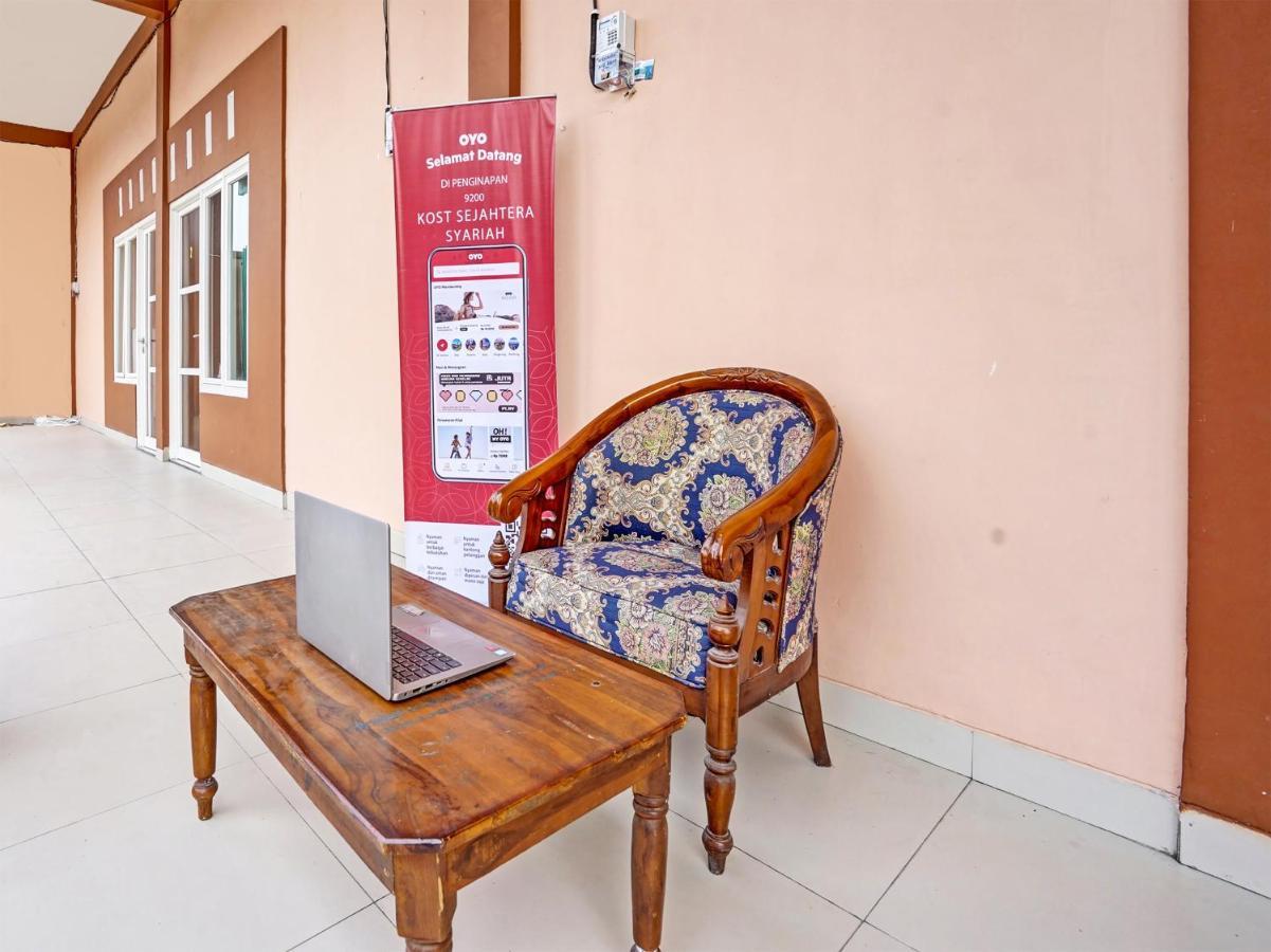 Hotel Oyo 92006 Kost Sejahtera Syariah Sidoarjo Exteriér fotografie
